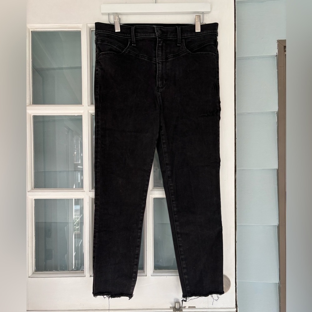 Ultra high-rise, super skinny ankle jeans with lots of stretch.